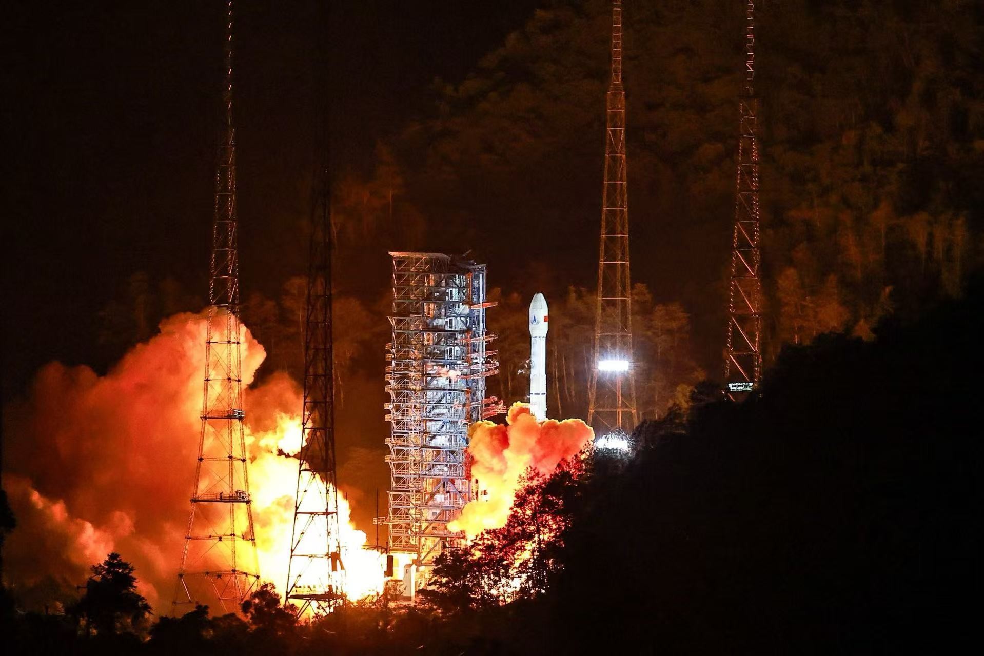 圆满成功！天问二号任务开启我国小行星探测与采样返回之旅